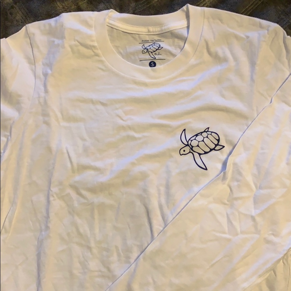 Shelly Cove, Makai Protect the turtles long sleeve